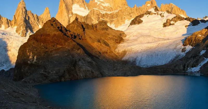 Laguna de los Tres über den Río Eléctrico